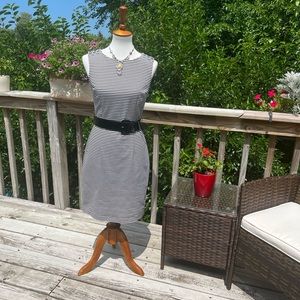 White House black market size 4 NWOT